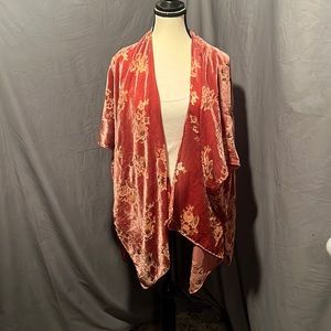NWT Dusty Pink / Mauve Velvet Floral Shawl - One size